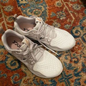 Women’s Adidas edge Bounce